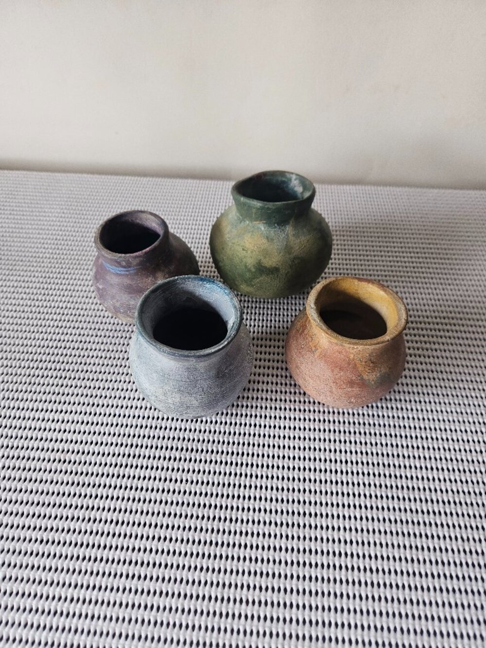 Vintage Small Clay Decorative Pots. G8